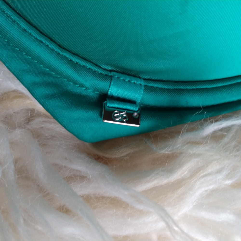 Turquoise bra - Picture 2 of 4